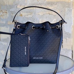 NWT Michael Kors Eden signature bucket bag&wallet